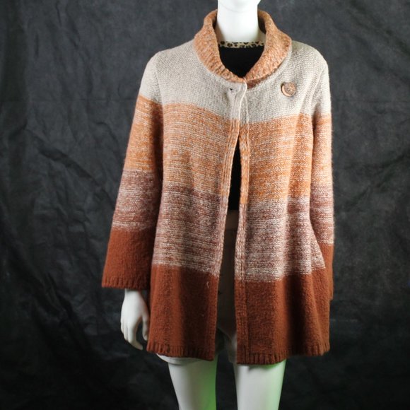 Betty Betty Sweater / Shawl - Picture 2 of 6